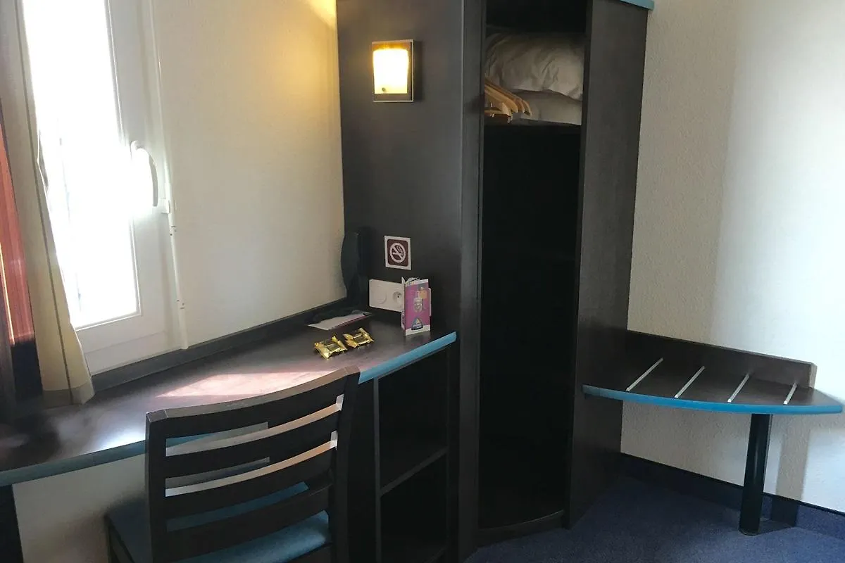 Hotel Kyriad Dol-De-Bretagne