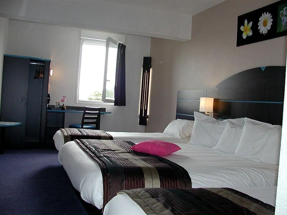 Kyriad Dol-De-Bretagne Hotel